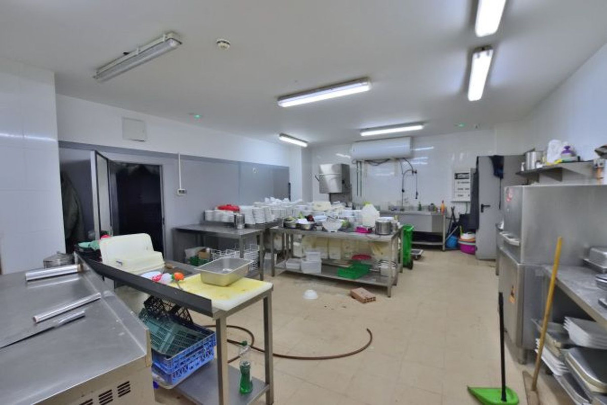 Commercial unit for sale in Ronda Costa Del Sol, Málaga, Spain