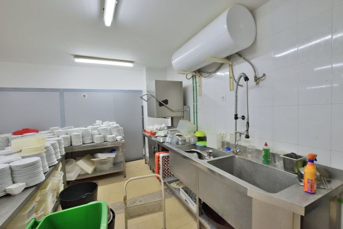 Commercial unit for sale in Ronda Costa Del Sol, Málaga, Spain
