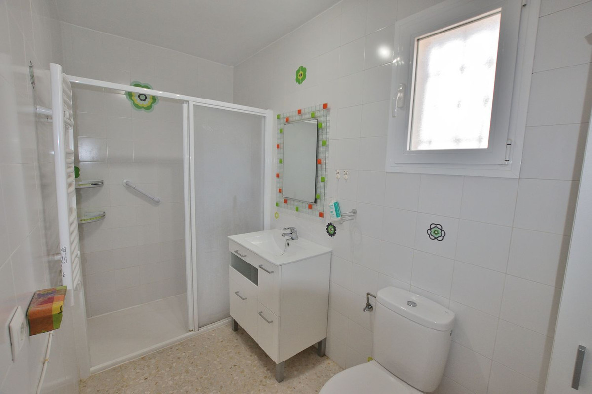 2 Bed Townhouse for sale in Cuevas Del Becerro Costa Del Sol, Málaga, Spain