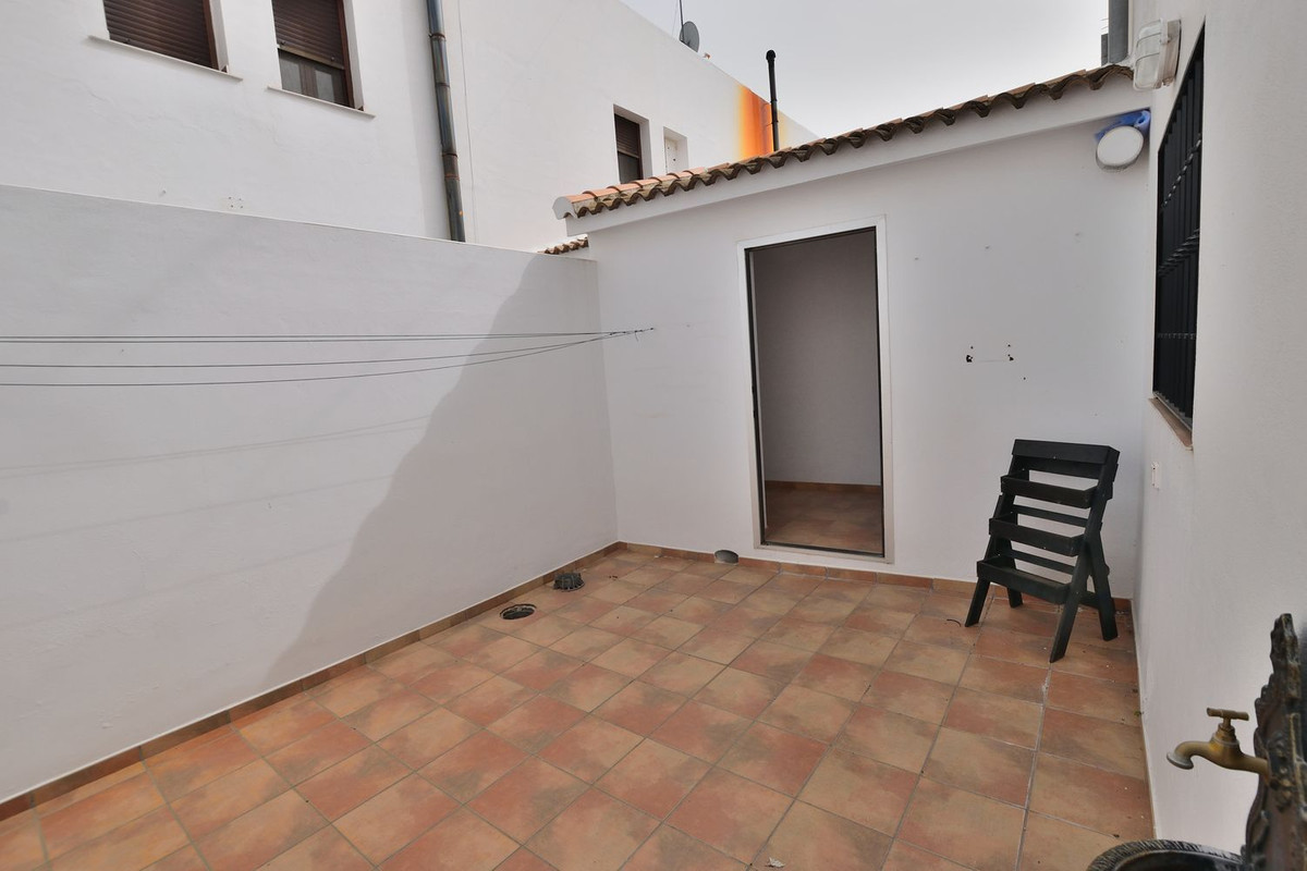 2 Bed Townhouse for sale in Cuevas Del Becerro Costa Del Sol, Málaga, Spain