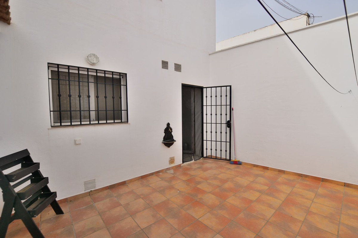 2 Bed Townhouse for sale in Cuevas Del Becerro Costa Del Sol, Málaga, Spain