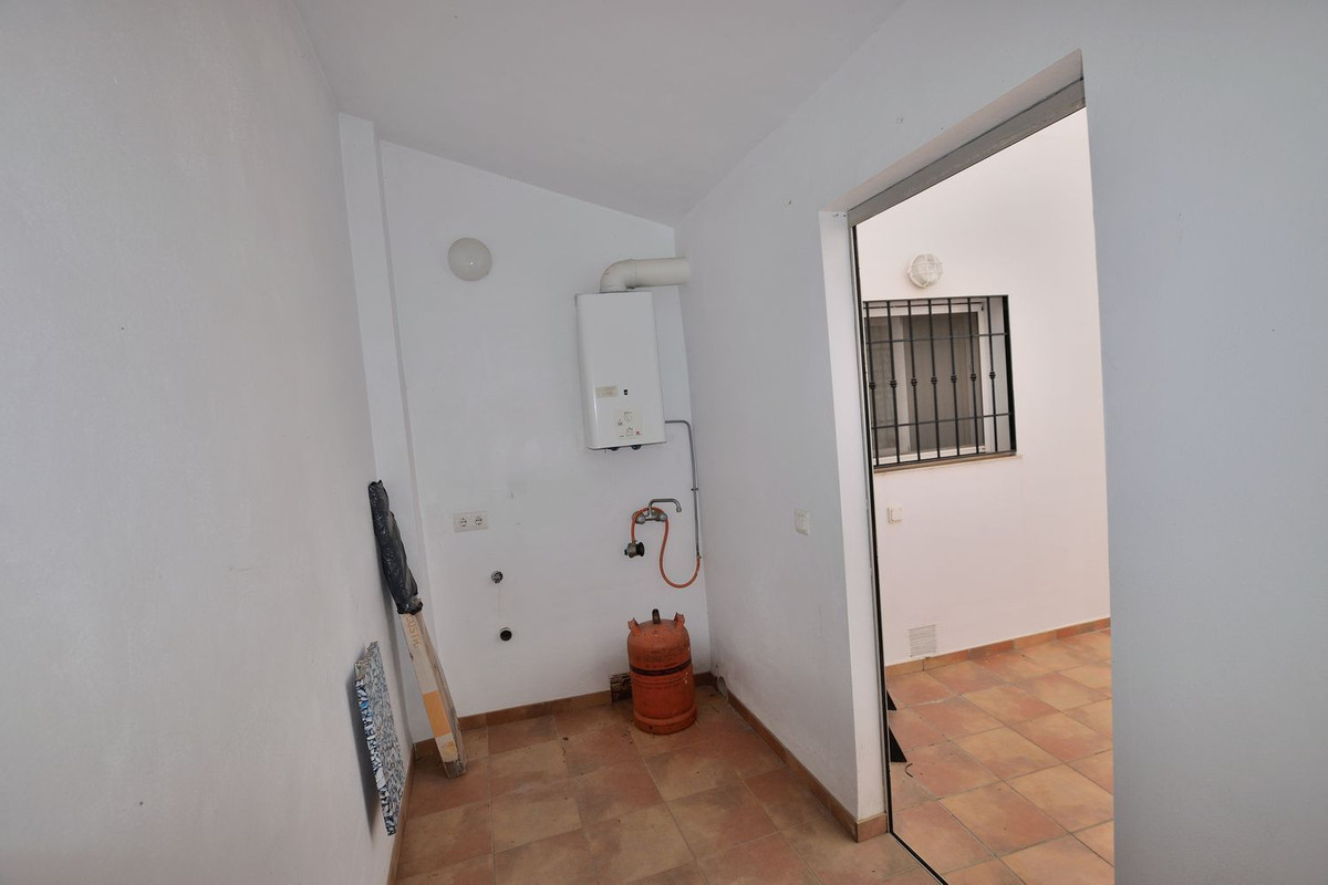 2 Bed Townhouse for sale in Cuevas Del Becerro Costa Del Sol, Málaga, Spain
