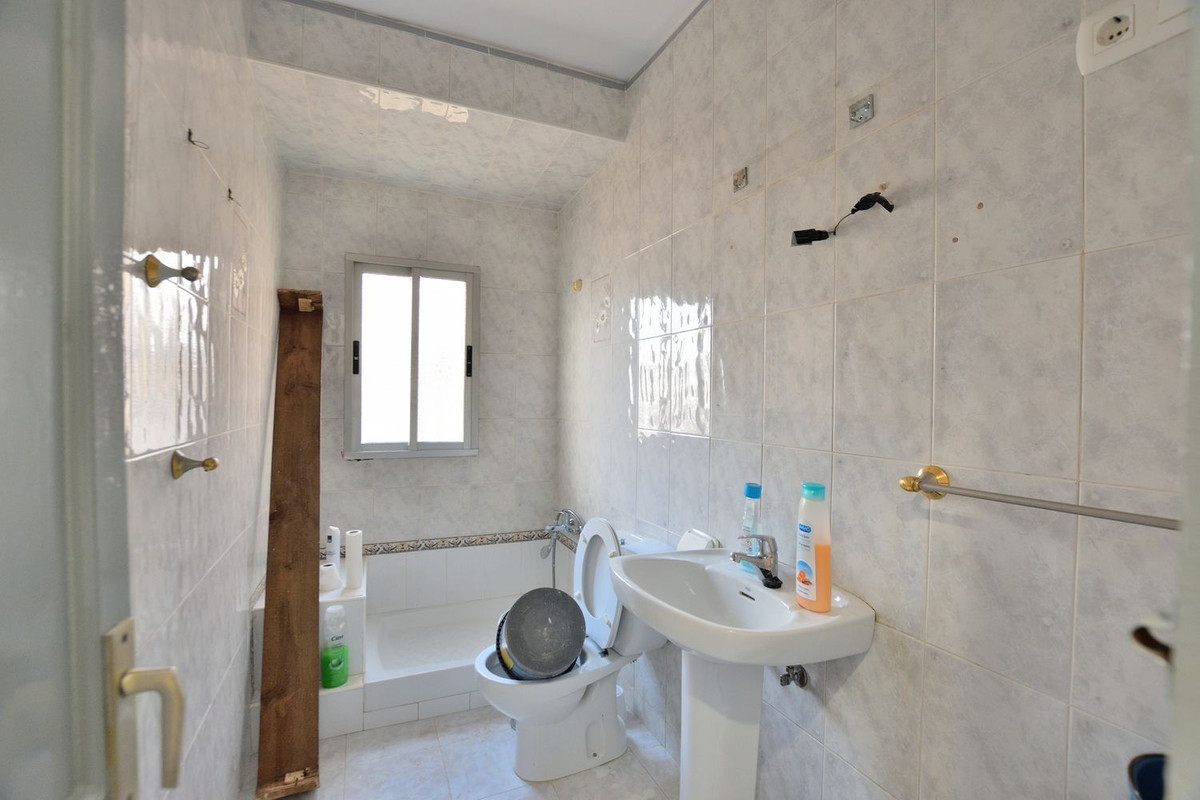 2 Bed Townhouse for sale in Ronda Costa Del Sol, Málaga, Spain