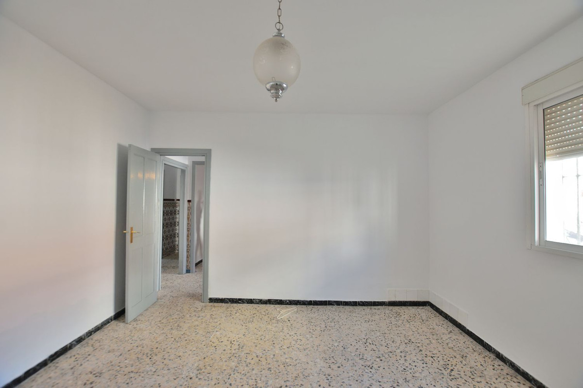 2 Bed Townhouse for sale in Ronda Costa Del Sol, Málaga, Spain