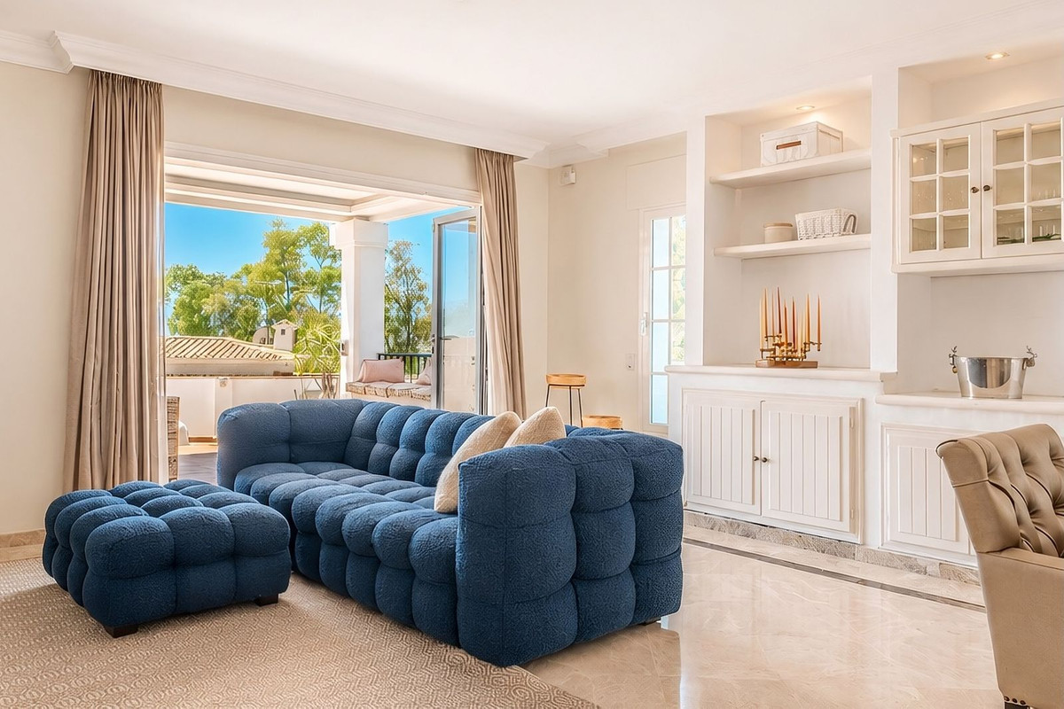 4 Bed Townhouse for sale in Nueva Andalucía Costa Del Sol, Málaga, Spain