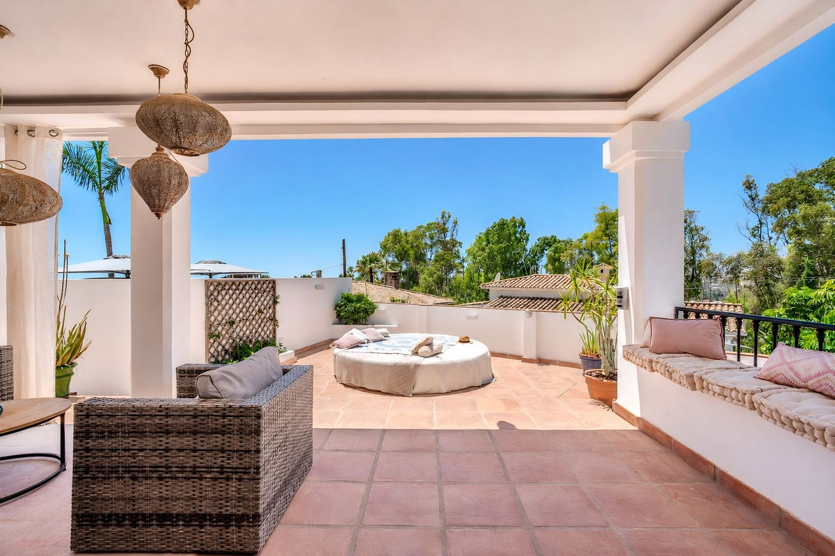 4 Bed Townhouse for sale in Nueva Andalucía Costa Del Sol, Málaga, Spain