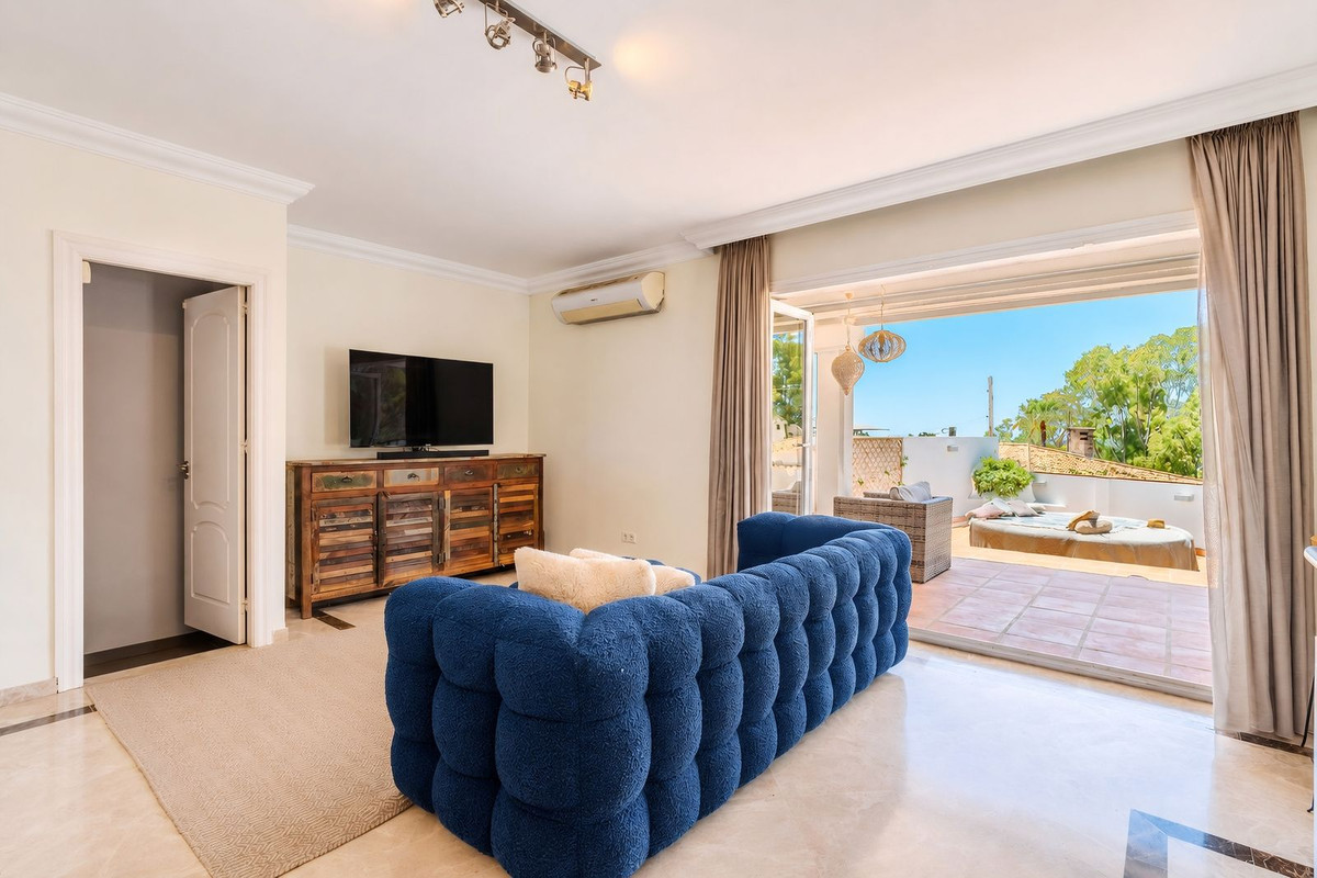 4 Bed Townhouse for sale in Nueva Andalucía Costa Del Sol, Málaga, Spain