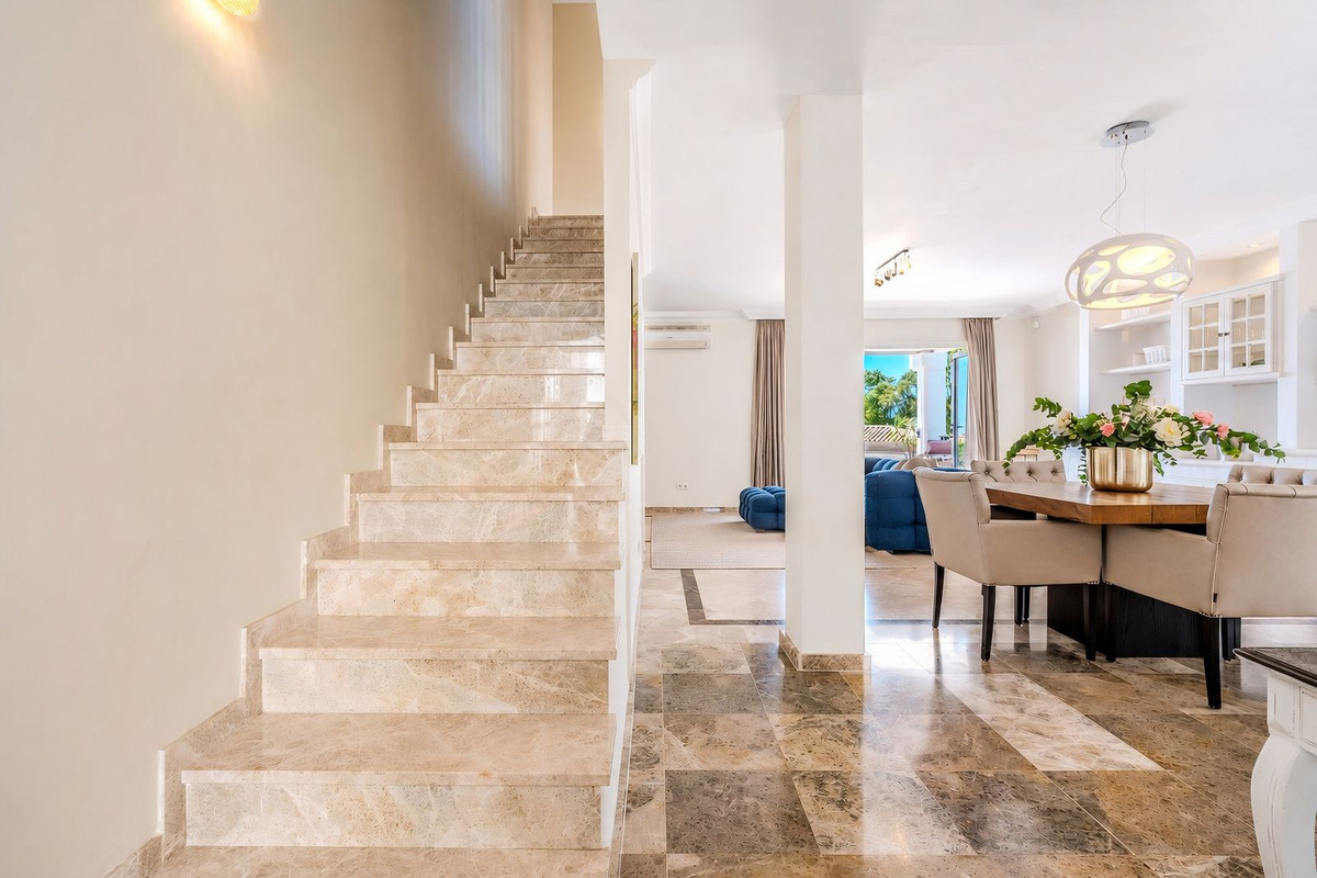 4 Bed Townhouse for sale in Nueva Andalucía Costa Del Sol, Málaga, Spain