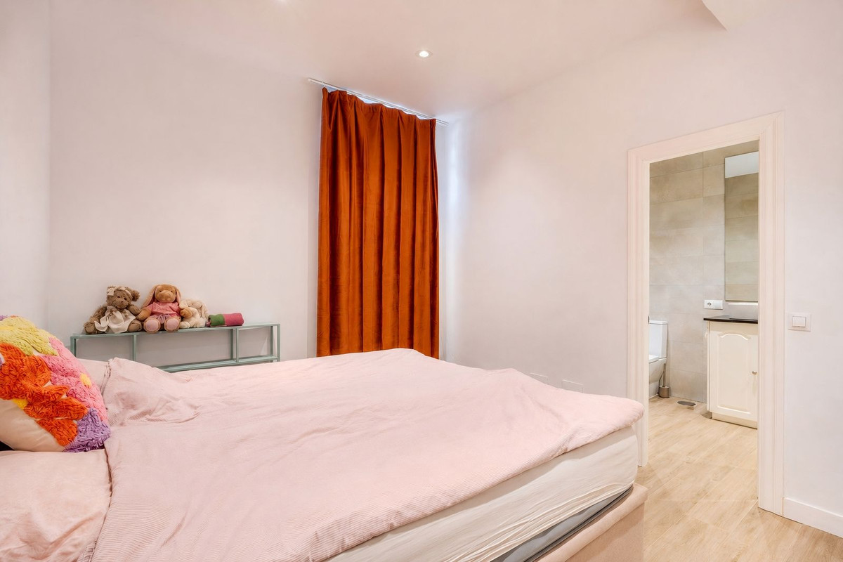 4 Bed Townhouse for sale in Nueva Andalucía Costa Del Sol, Málaga, Spain