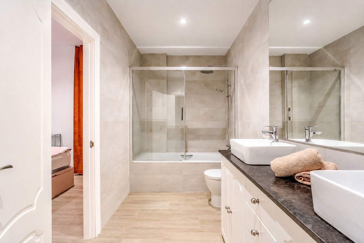 4 Bed Townhouse for sale in Nueva Andalucía Costa Del Sol, Málaga, Spain