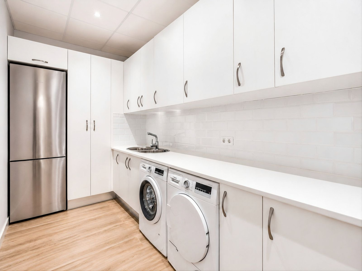 4 Bed Townhouse for sale in Nueva Andalucía Costa Del Sol, Málaga, Spain