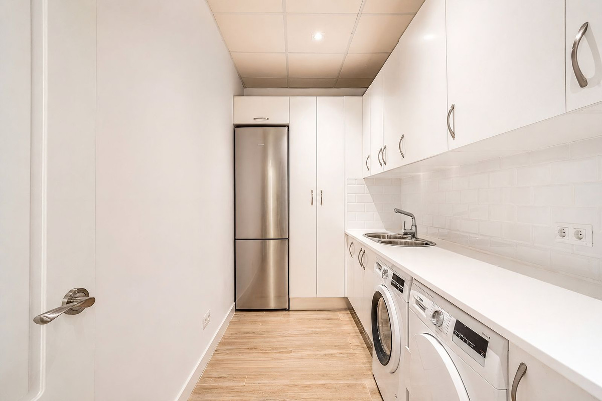 4 Bed Townhouse for sale in Nueva Andalucía Costa Del Sol, Málaga, Spain