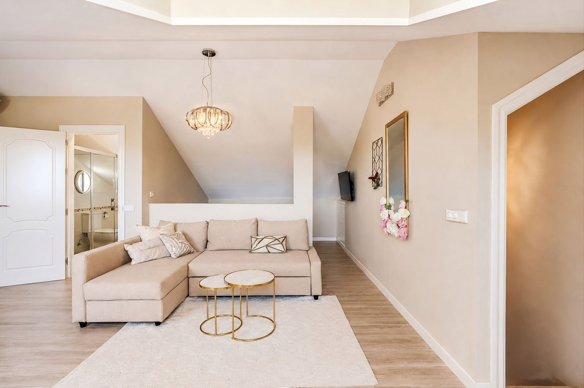 4 Bed Townhouse for sale in Nueva Andalucía Costa Del Sol, Málaga, Spain