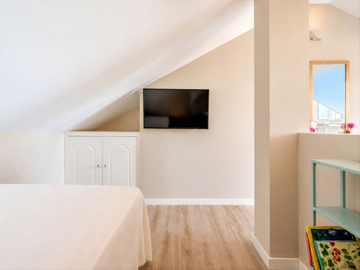 4 Bed Townhouse for sale in Nueva Andalucía Costa Del Sol, Málaga, Spain