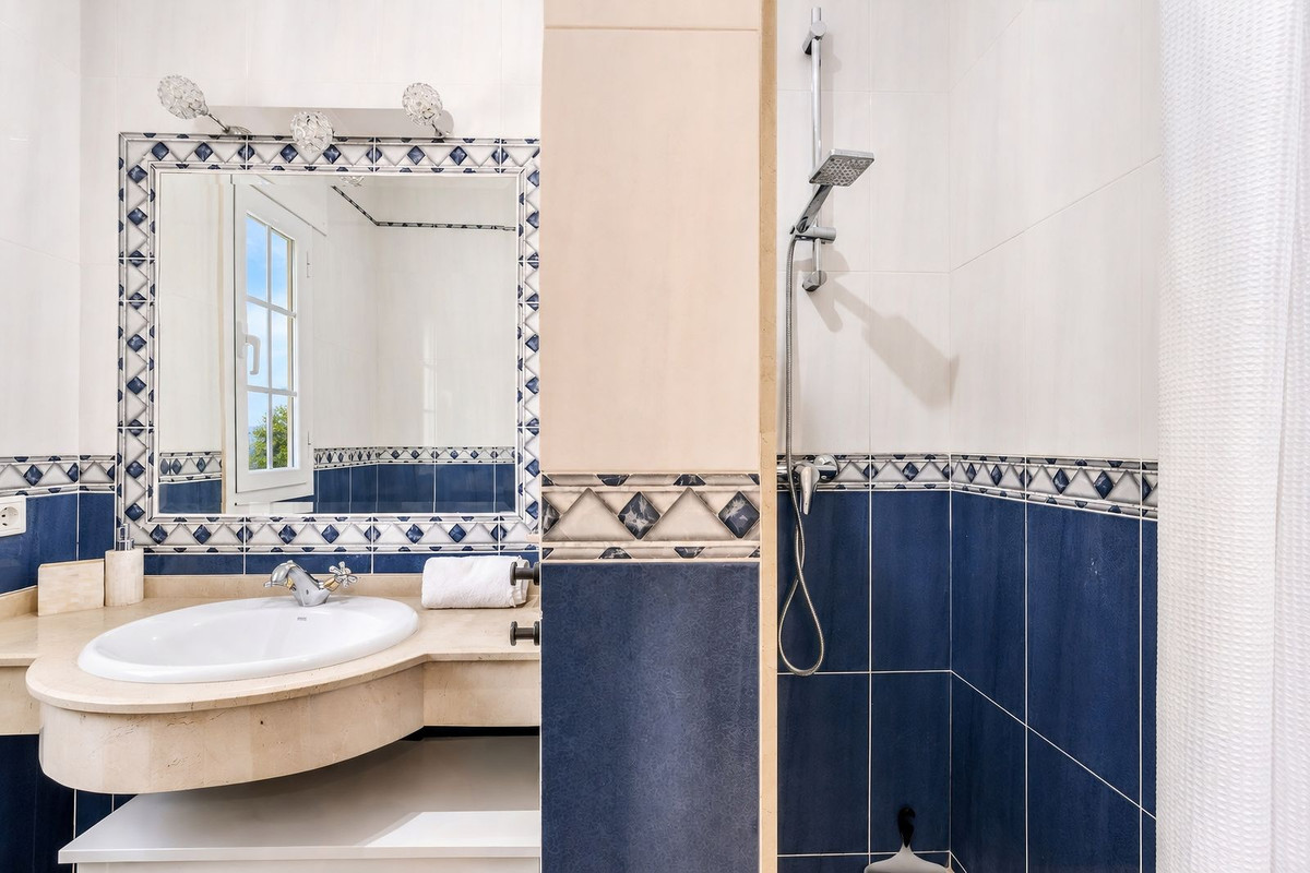 4 Bed Townhouse for sale in Nueva Andalucía Costa Del Sol, Málaga, Spain