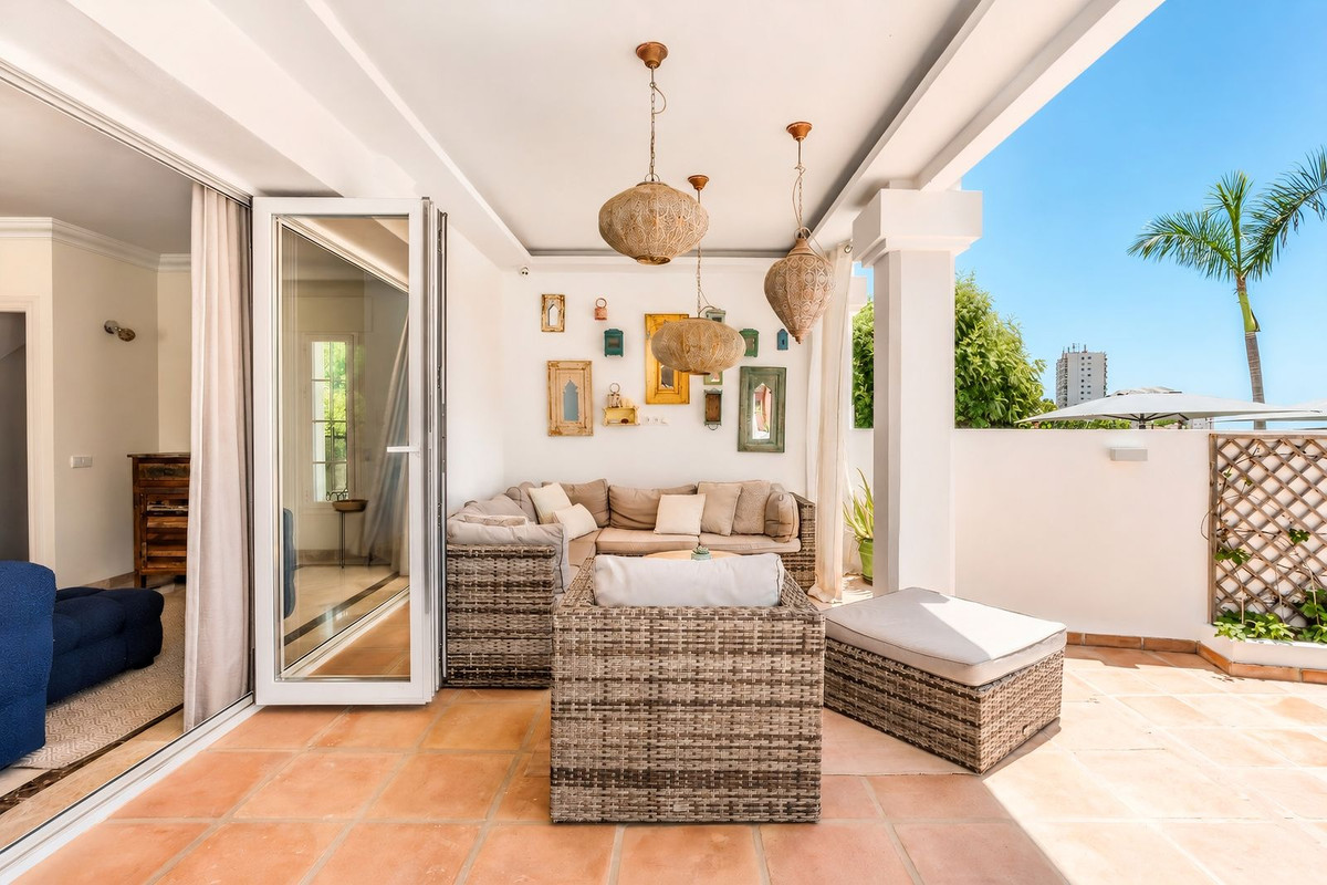 4 Bed Townhouse for sale in Nueva Andalucía Costa Del Sol, Málaga, Spain