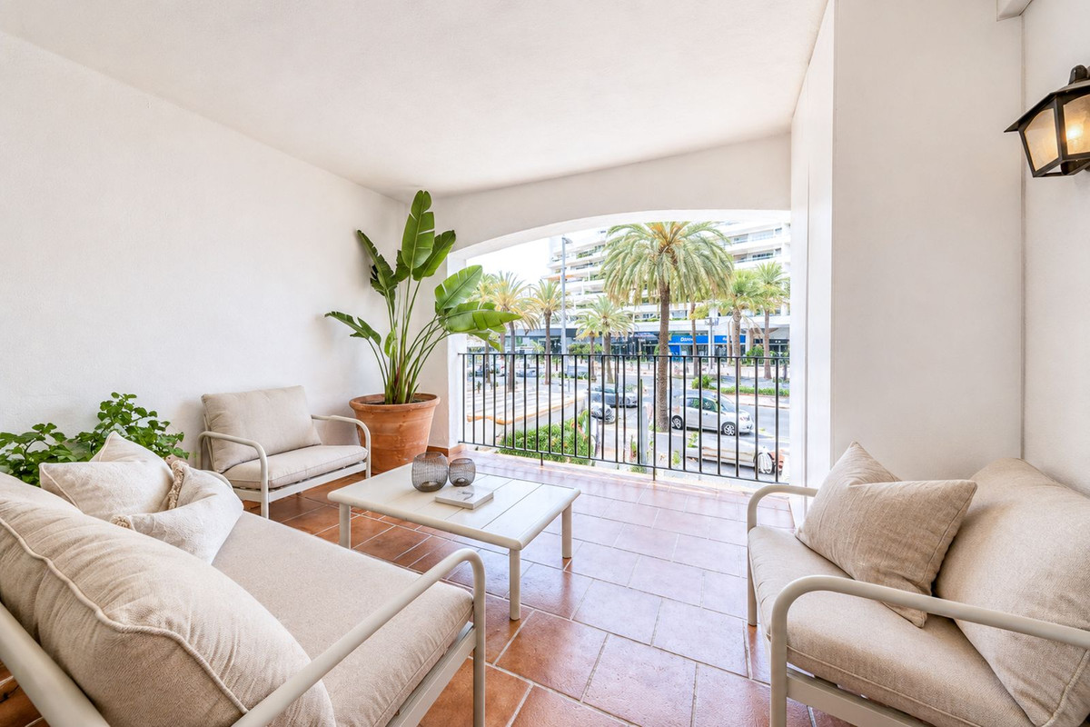 Se vende Apartamento Planta Media de 3 dormitorios en Costa Del Sol, Málaga, España