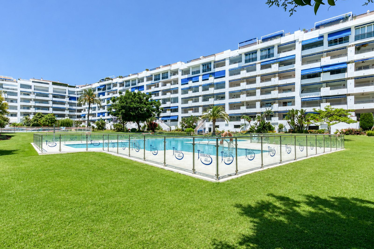 Se vende Apartamento Planta Media de 3 dormitorios en Costa Del Sol, Málaga, España