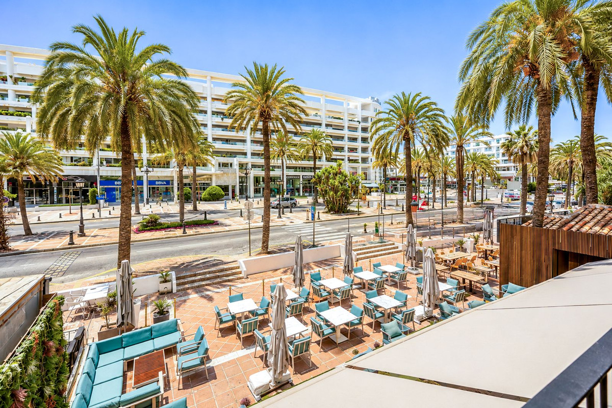 Se vende Apartamento Planta Media de 3 dormitorios en Costa Del Sol, Málaga, España