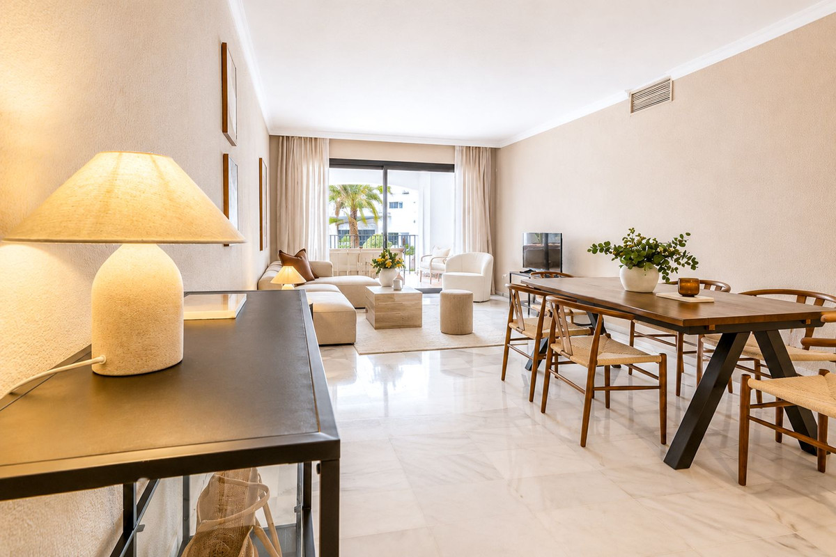 Se vende Apartamento Planta Media de 3 dormitorios en Costa Del Sol, Málaga, España