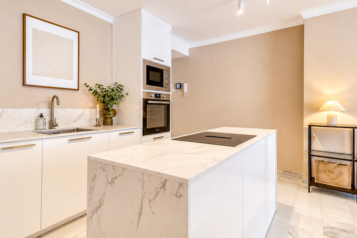 Se vende Apartamento Planta Media de 3 dormitorios en Costa Del Sol, Málaga, España