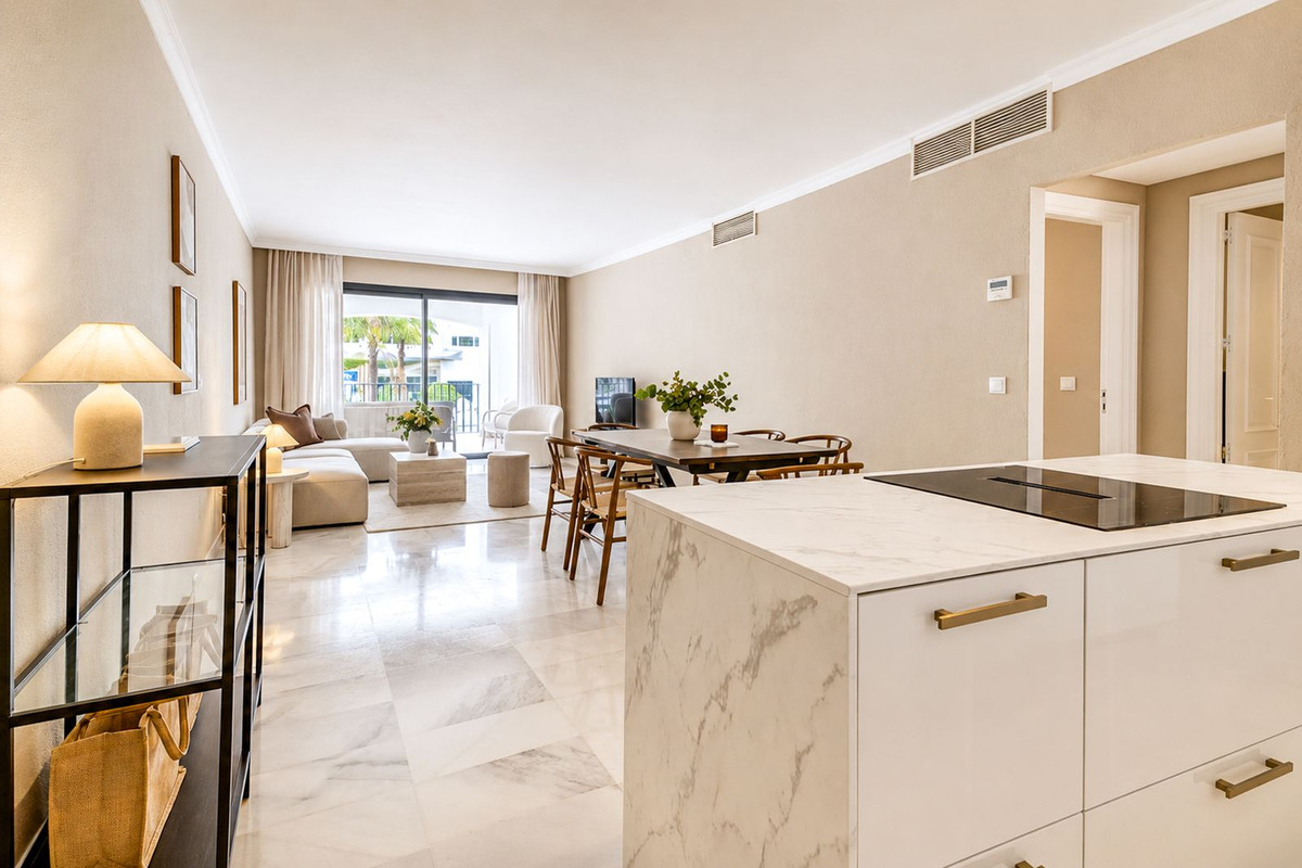 Se vende Apartamento Planta Media de 3 dormitorios en Costa Del Sol, Málaga, España
