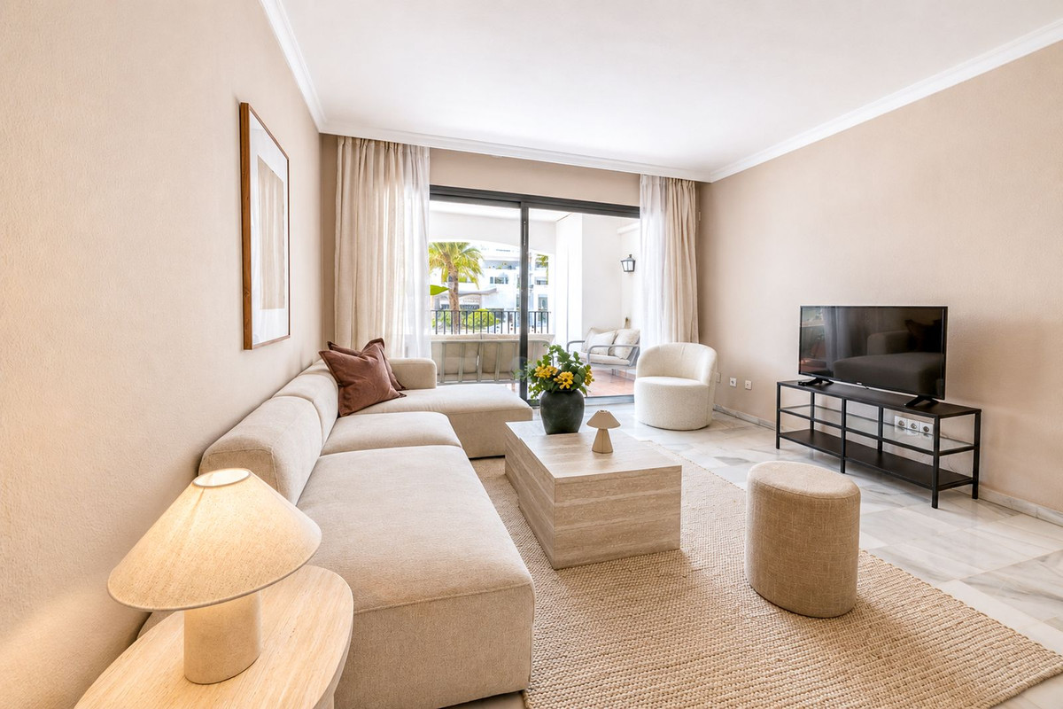 Se vende Apartamento Planta Media de 3 dormitorios en Costa Del Sol, Málaga, España