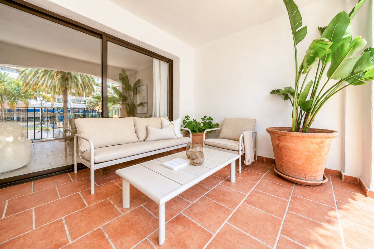 Se vende Apartamento Planta Media de 3 dormitorios en Costa Del Sol, Málaga, España