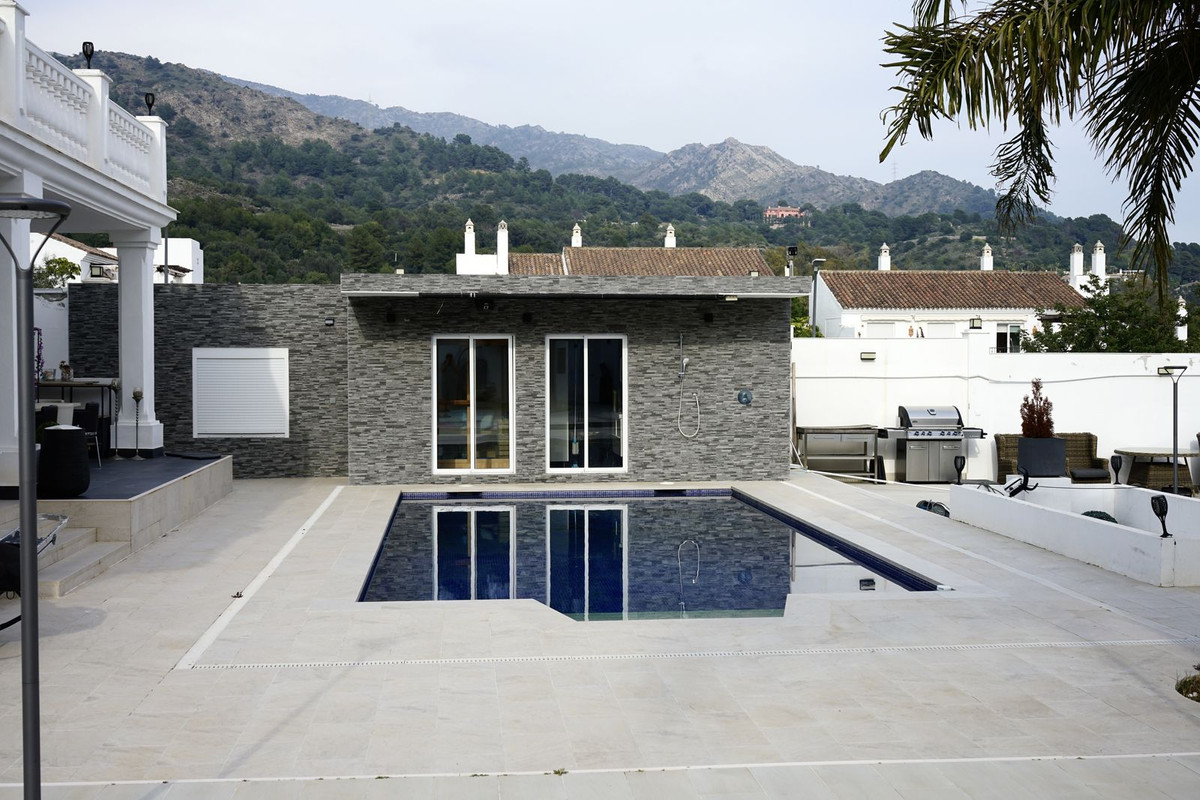 6 Bed Townhouse for sale in Marbella Costa Del Sol, Málaga, Spain