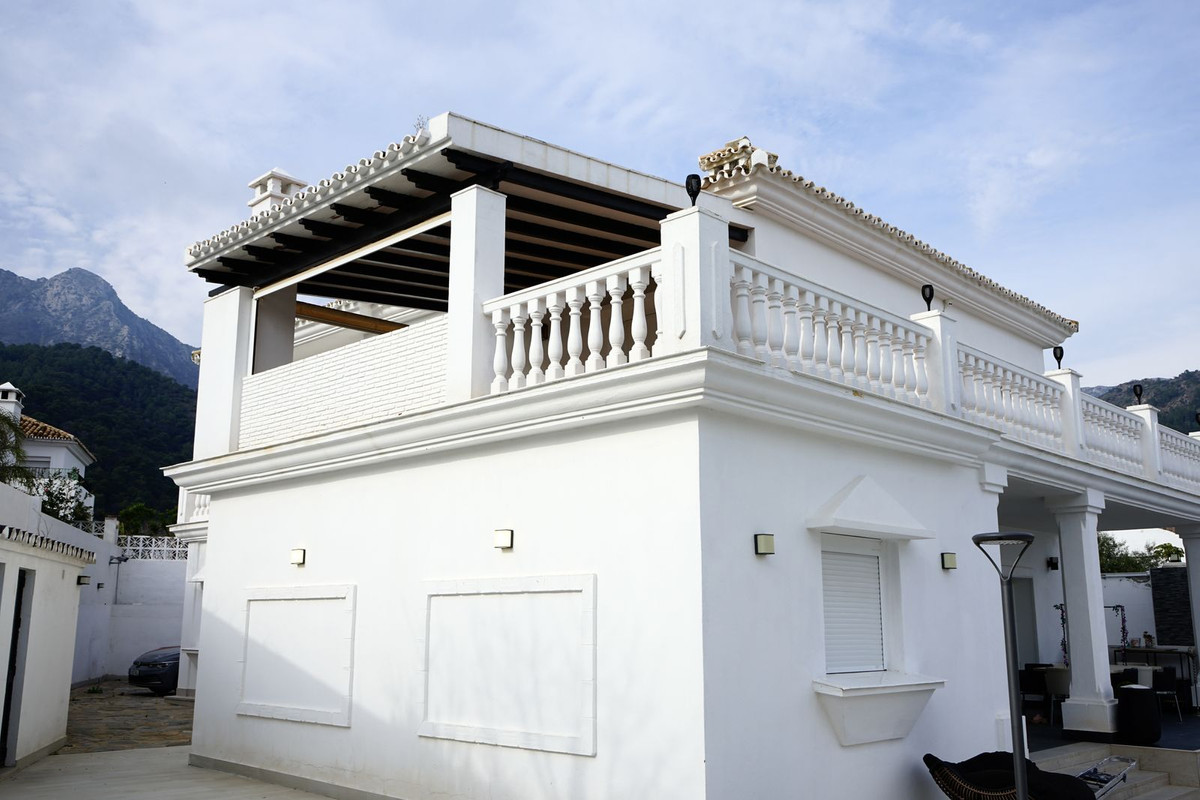 6 Bed Townhouse for sale in Marbella Costa Del Sol, Málaga, Spain