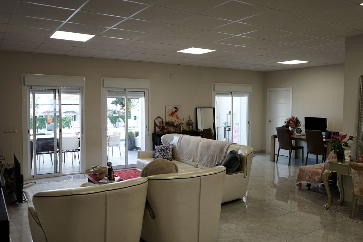 6 Bed Townhouse for sale in Marbella Costa Del Sol, Málaga, Spain