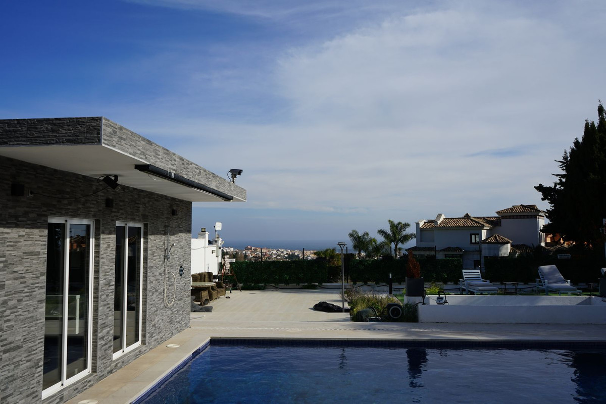 6 Bed Townhouse for sale in Marbella Costa Del Sol, Málaga, Spain