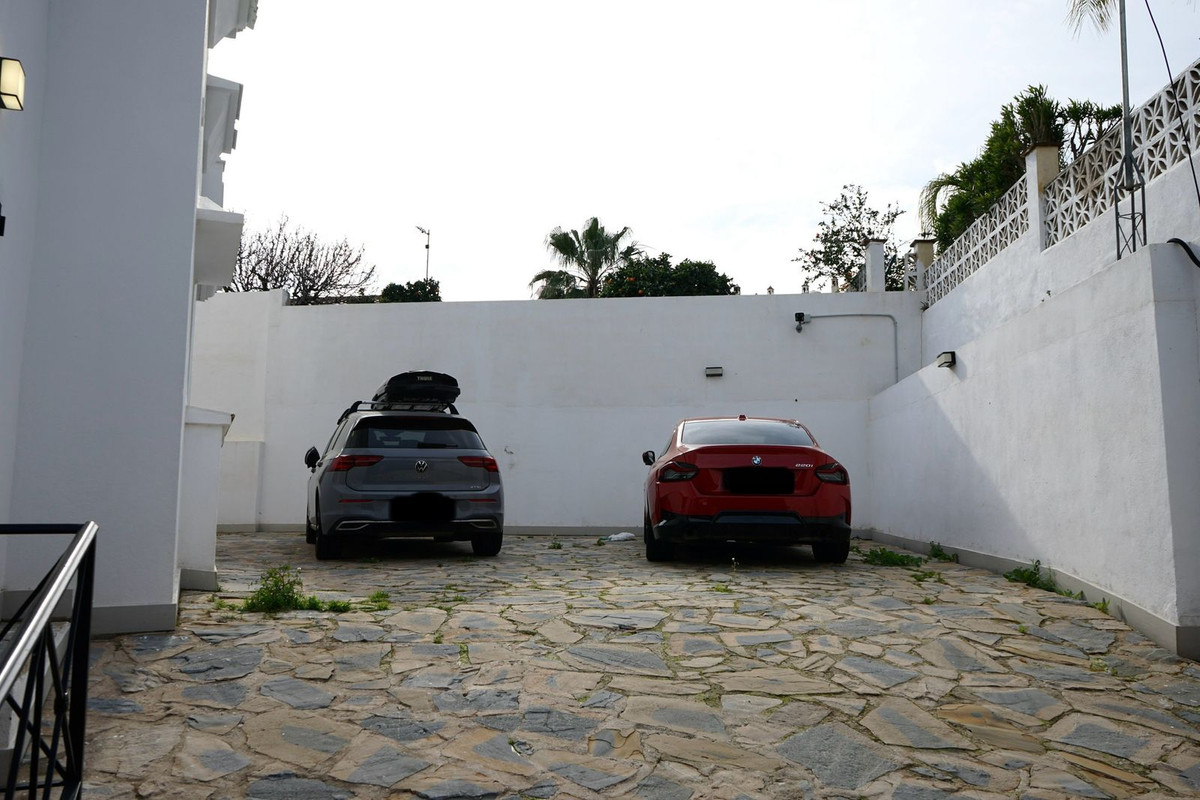 6 Bed Townhouse for sale in Marbella Costa Del Sol, Málaga, Spain