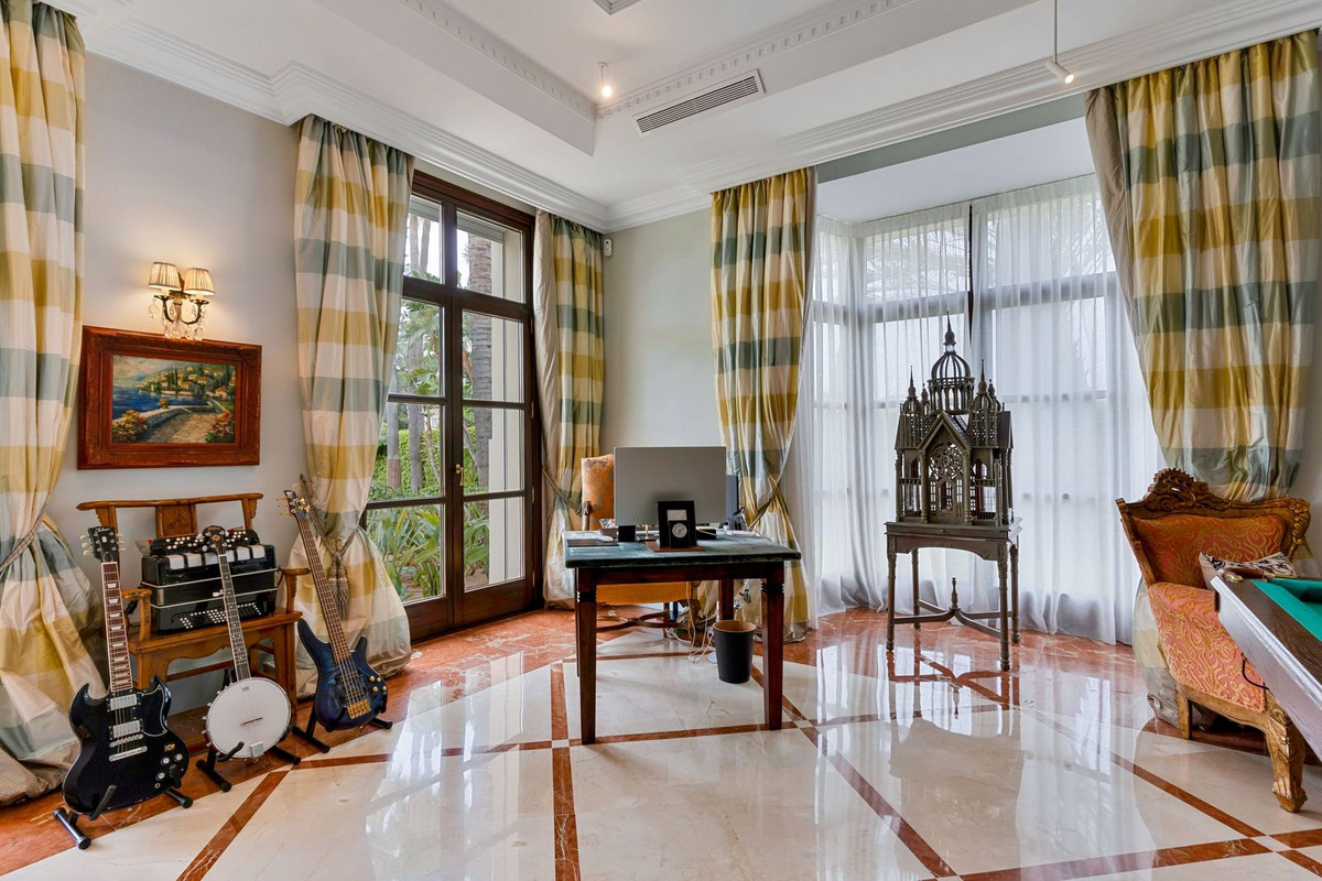 5 Bed Townhouse for sale in Guadalmina Baja Costa Del Sol, Málaga, Spain