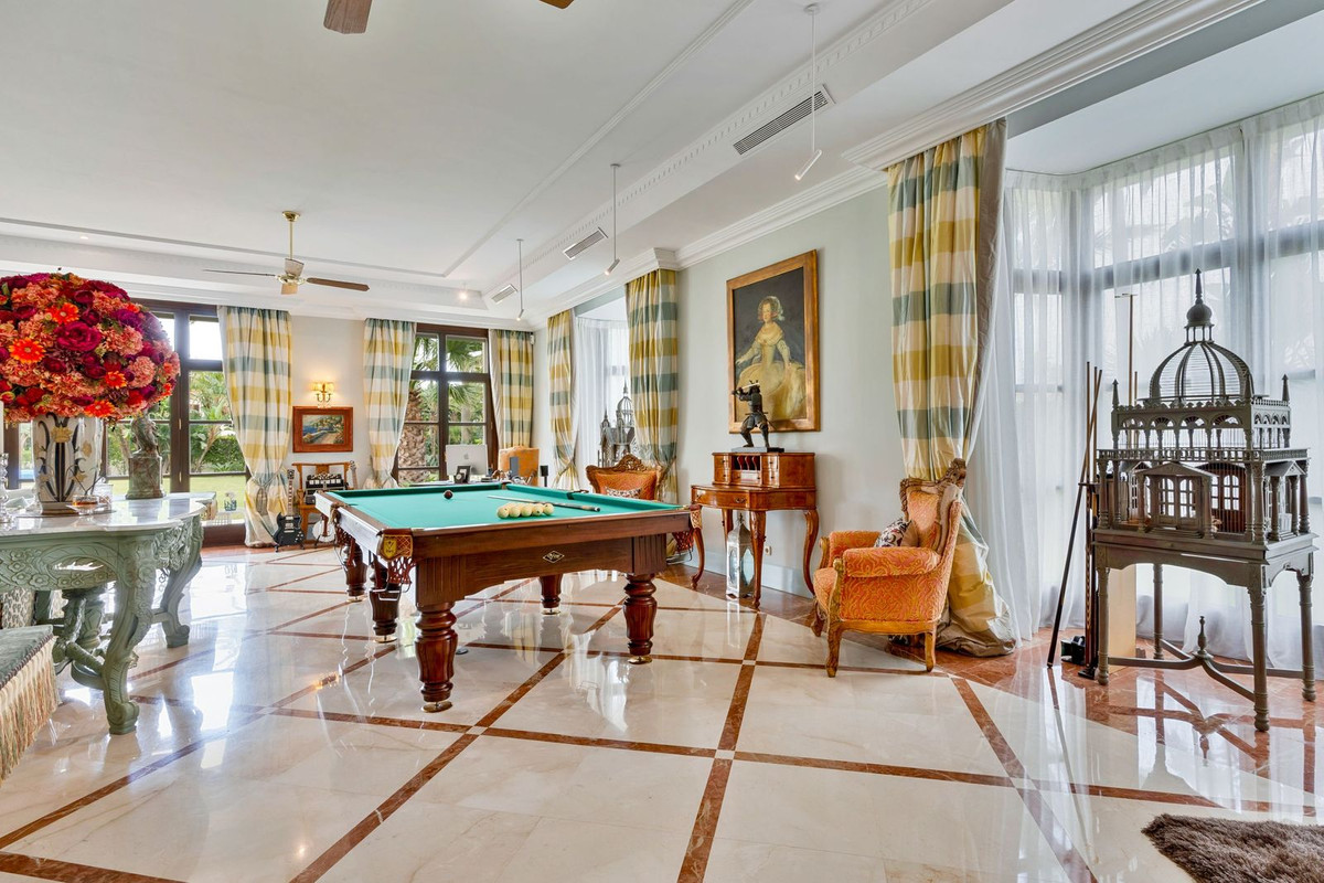 5 Bed Townhouse for sale in Guadalmina Baja Costa Del Sol, Málaga, Spain
