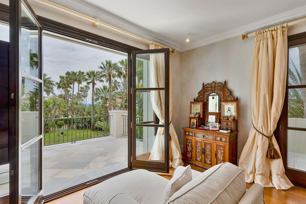 5 Bed Townhouse for sale in Guadalmina Baja Costa Del Sol, Málaga, Spain