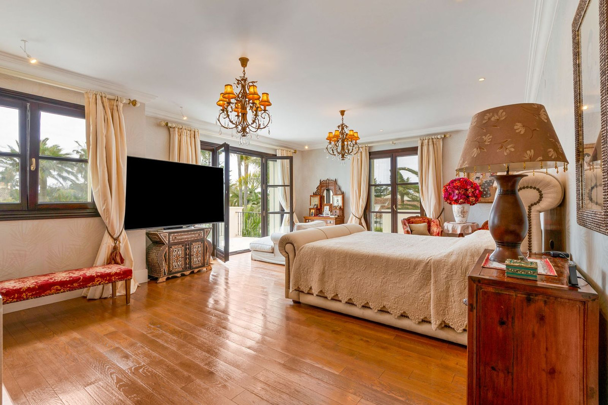5 Bed Townhouse for sale in Guadalmina Baja Costa Del Sol, Málaga, Spain