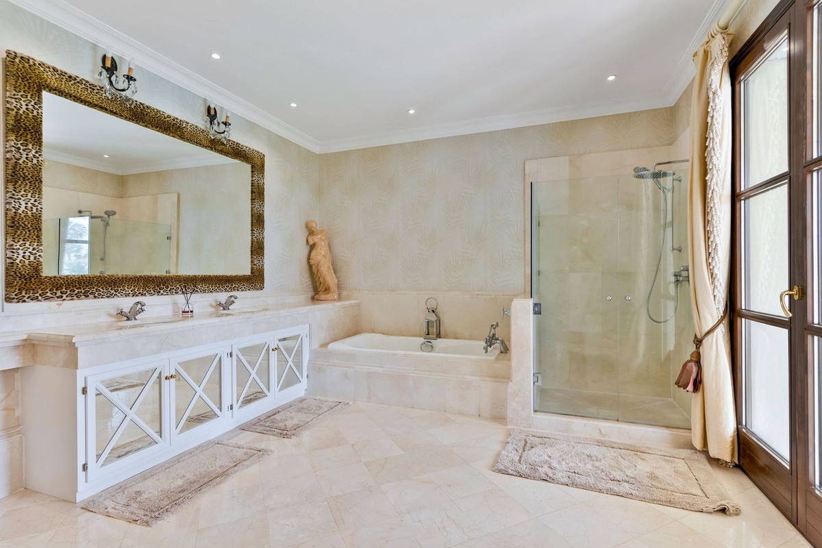 5 Bed Townhouse for sale in Guadalmina Baja Costa Del Sol, Málaga, Spain