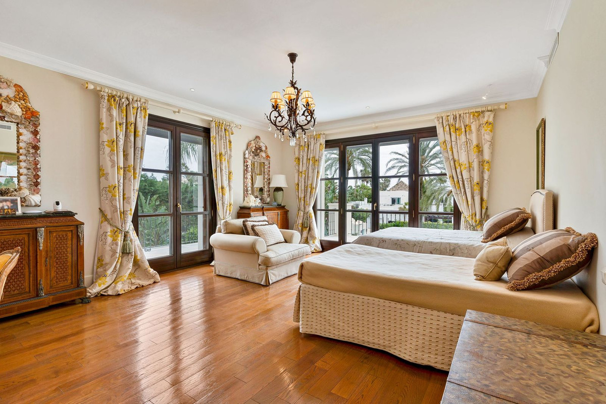 5 Bed Townhouse for sale in Guadalmina Baja Costa Del Sol, Málaga, Spain
