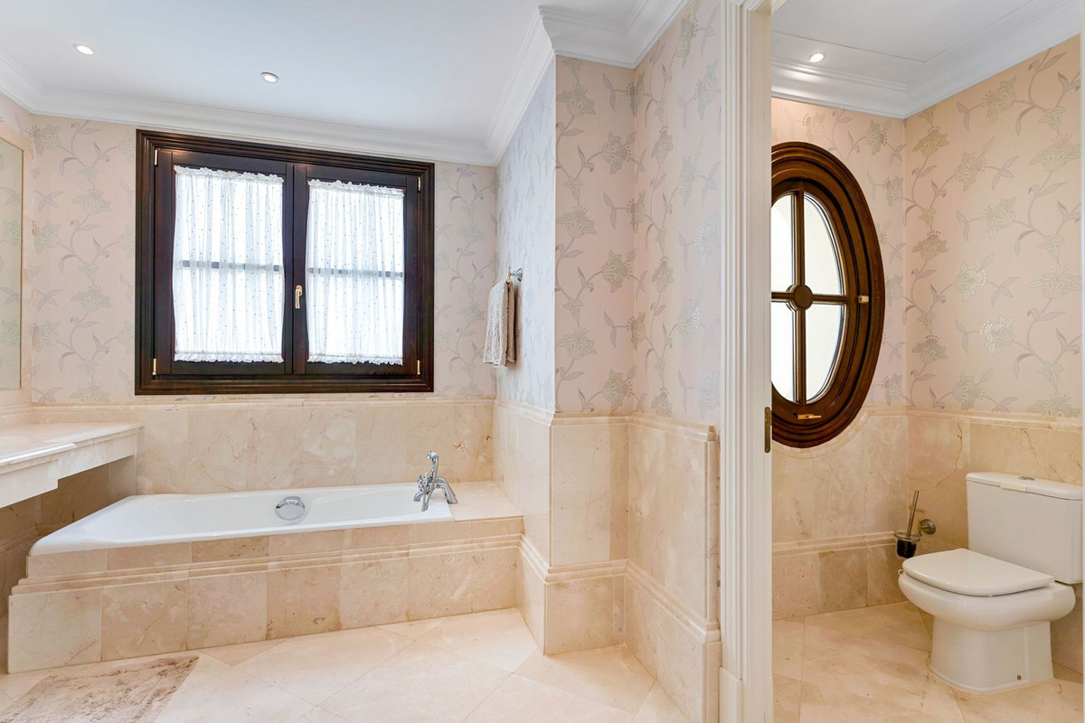 5 Bed Townhouse for sale in Guadalmina Baja Costa Del Sol, Málaga, Spain