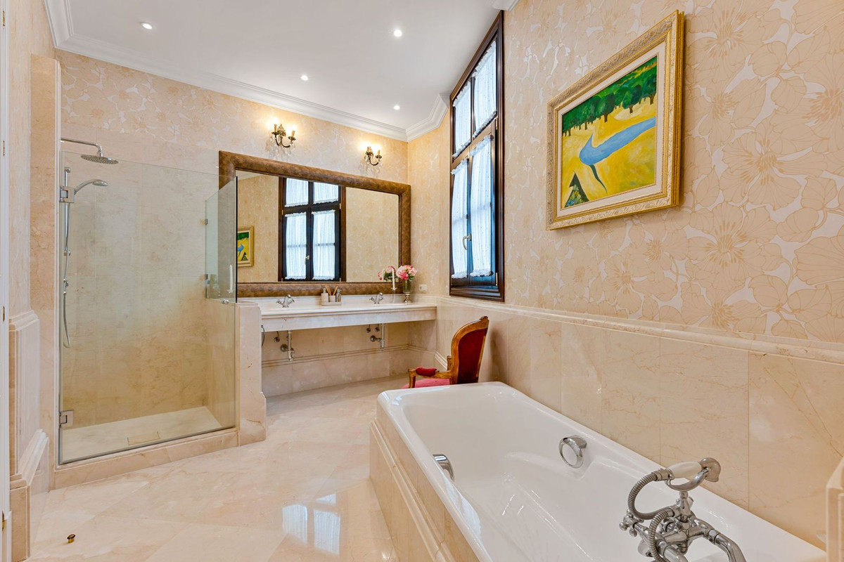 5 Bed Townhouse for sale in Guadalmina Baja Costa Del Sol, Málaga, Spain