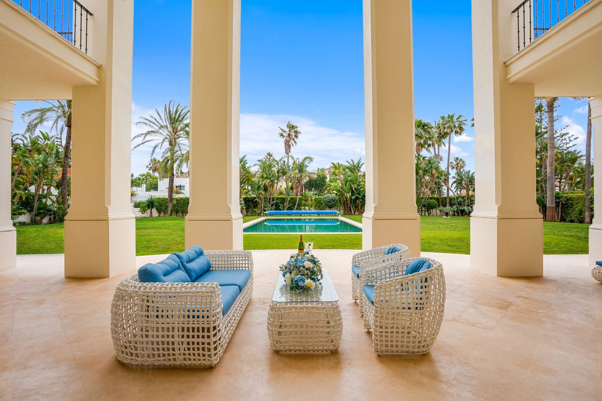 5 Bed Townhouse for sale in Guadalmina Baja Costa Del Sol, Málaga, Spain