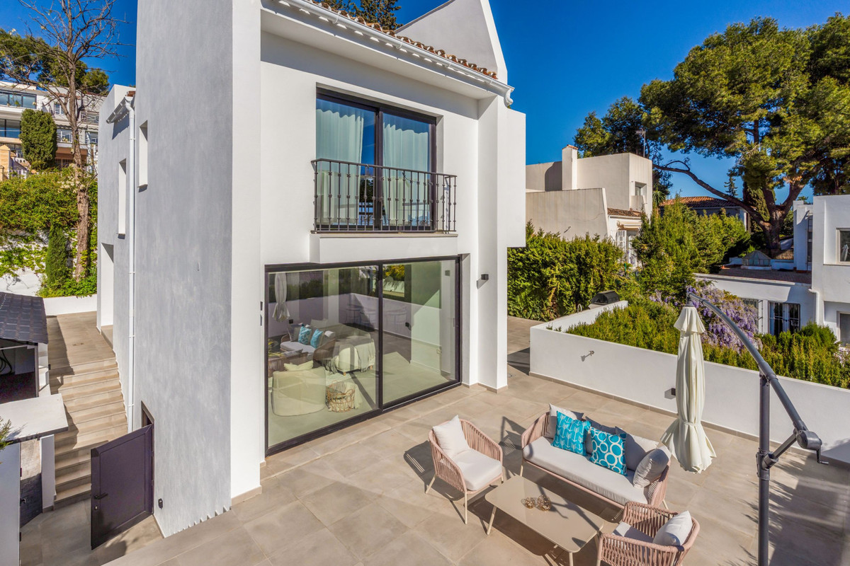 3 Bed Townhouse for sale in Nueva Andalucía Costa Del Sol, Málaga, Spain