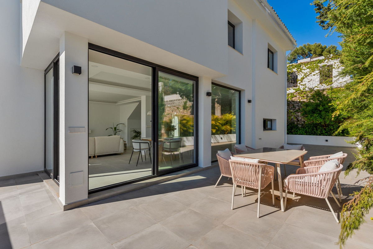 3 Bed Townhouse for sale in Nueva Andalucía Costa Del Sol, Málaga, Spain