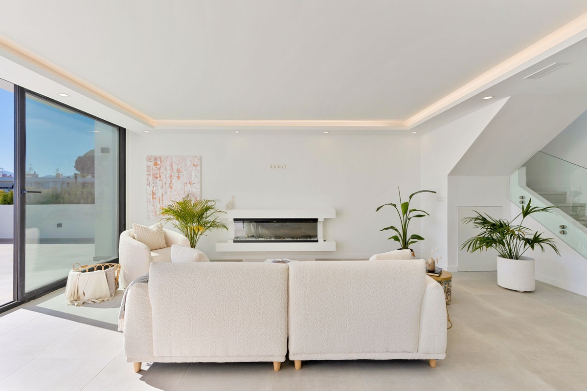 3 Bed Townhouse for sale in Nueva Andalucía Costa Del Sol, Málaga, Spain
