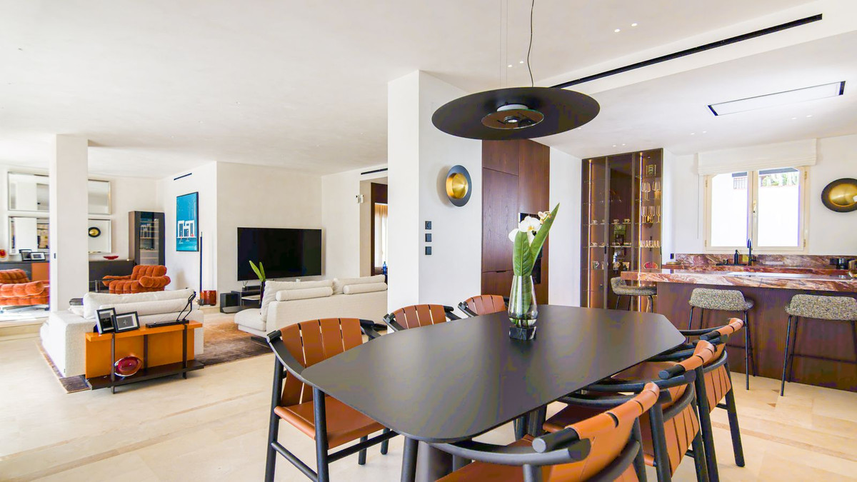 5 Bed Townhouse for sale in Las Chapas Costa Del Sol, Málaga, Spain