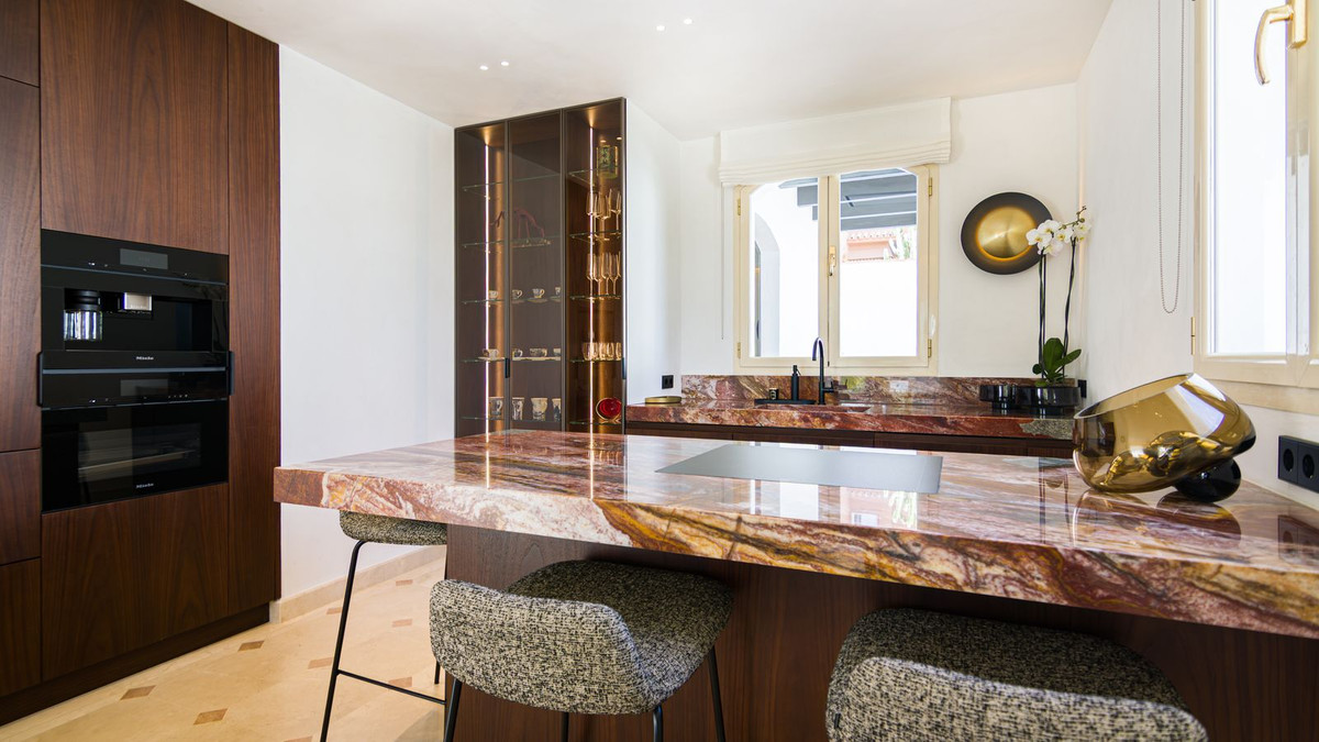 5 Bed Townhouse for sale in Las Chapas Costa Del Sol, Málaga, Spain