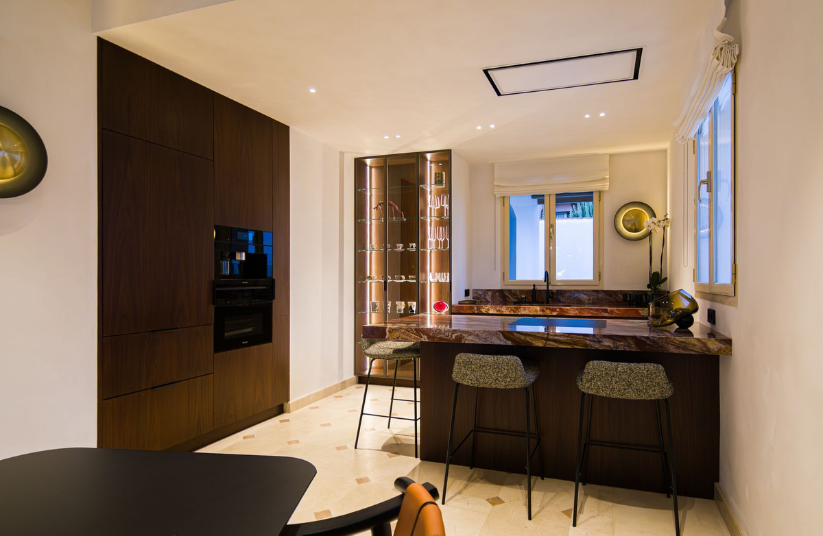 5 Bed Townhouse for sale in Las Chapas Costa Del Sol, Málaga, Spain