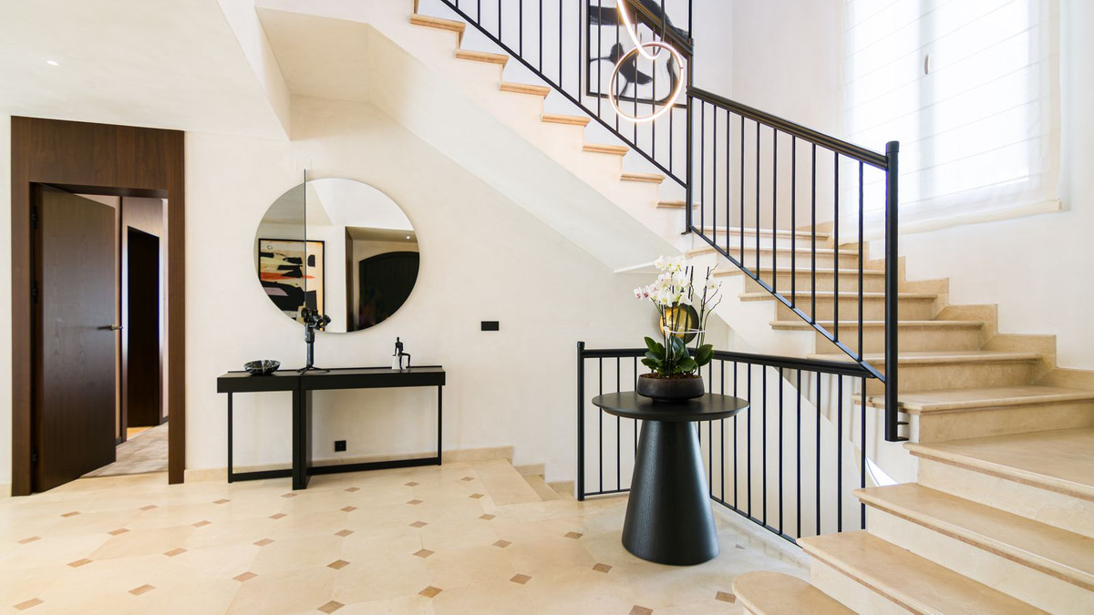 5 Bed Townhouse for sale in Las Chapas Costa Del Sol, Málaga, Spain