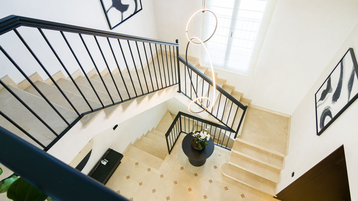 5 Bed Townhouse for sale in Las Chapas Costa Del Sol, Málaga, Spain